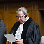 Solemn Declaration by H.E. Mr. Bruno Simma, <i>ad hoc</i> Judge, at the opening of the hearings.