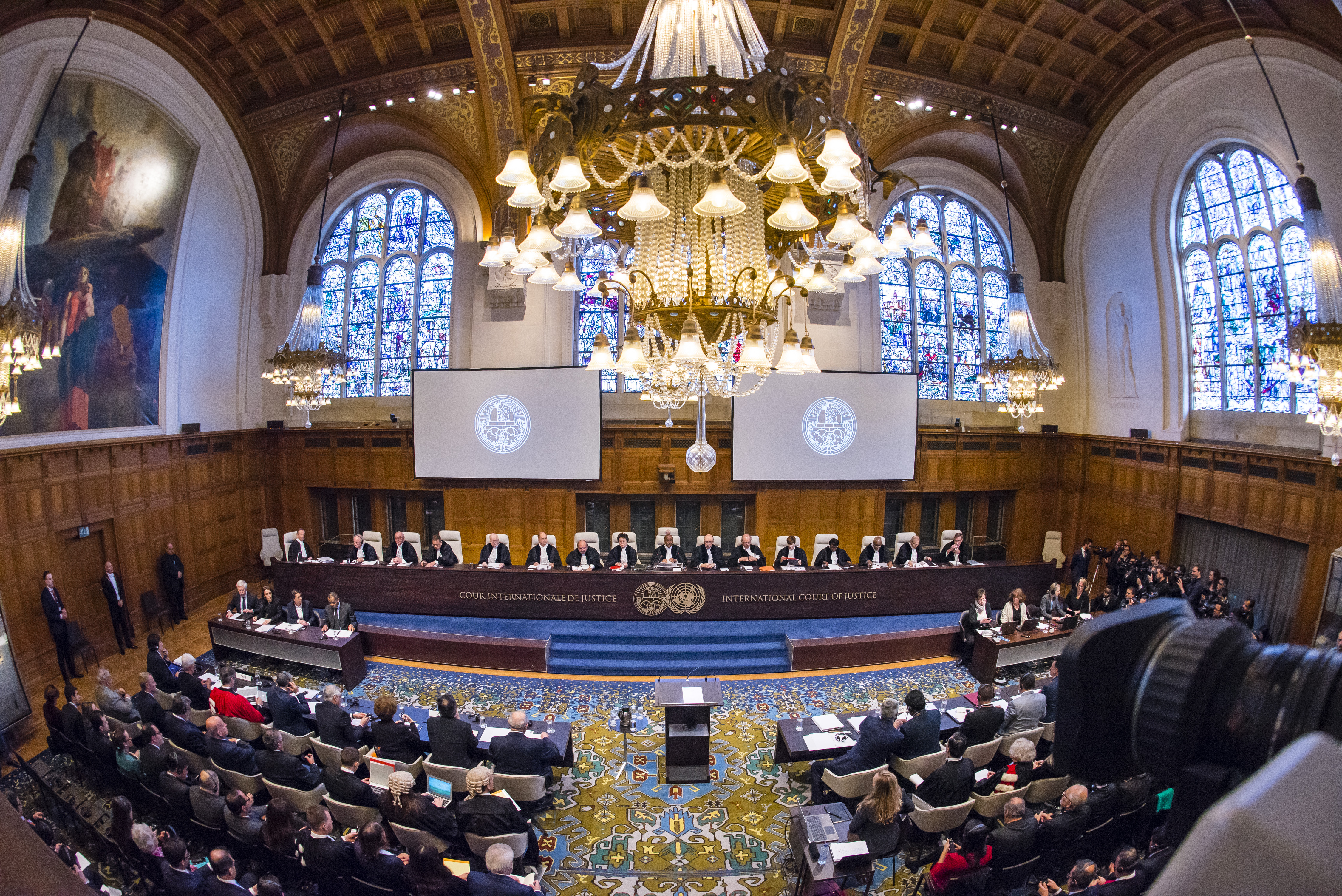 Дела суда оон. Международный Уголовный трибунал (Гаага). Международный суд в Гааге. Международный суд ООН палаты. Здание международного суда в Гааге.