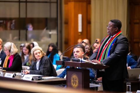 HE Mr Vusimuzi Madonsela, Ambassador of the Republic of South Africa to the Kingdom of the Netherlands (South Africa) HE Mr Vusimuzi Madonsela, Ambassador of the Republic of South Africa to the Kingdom of the Netherlands (South Africa)