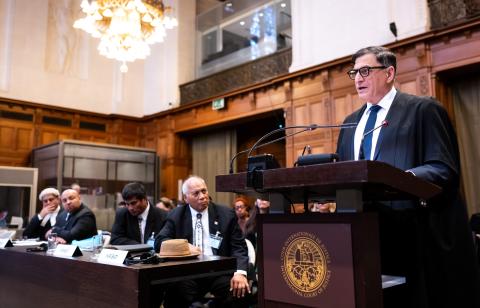 Mr Eyal Benvenisti, Emeritus Whewell Professor of International Law, University of Cambridge, member of the Institut de droit international (Kiribati) Photograph: UN Photo/ICJ-CIJ/Frank van Beek. Courtesy of the ICJ.