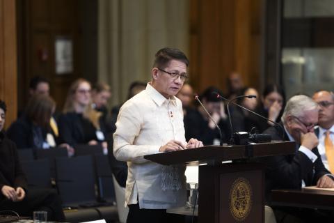 HE Mr J. Eduardo Malaya III, Ambassador of the Republic of the Philippines to the Kingdom of the Netherland (Philippines) Photograph: UN Photo/ICJ-CIJ/Frank van Beek. Courtesy of the ICJ.
