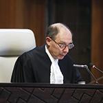 Reading of the operative paragraph of the Judgment (the Court's findings and vote), in French, by the Registrar of the Court, H.E. Mr. Philippe Gautier Reading of the operative paragraph of the Judgment (the Court's findings and vote), in French, by the Registrar of the Court, H.E. Mr. Philippe Gautier